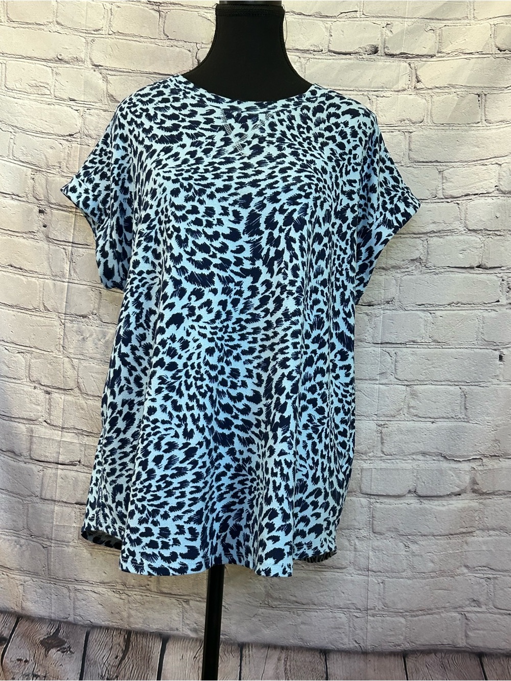 Como Vintage Light Blue and Navy Animal Print Short Sleeve Tee